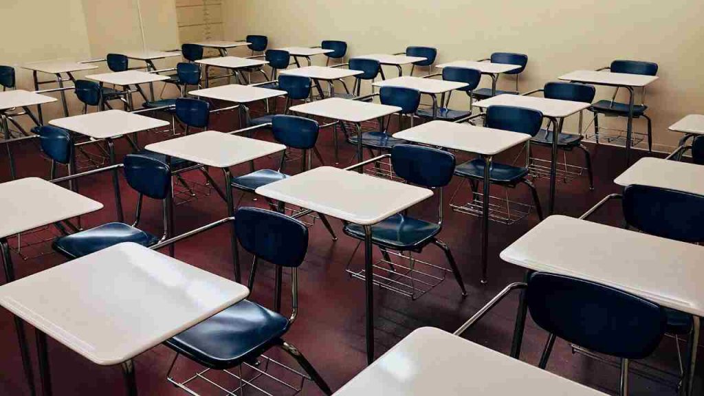 Rivoluzione SCUOLA, da settembre cambia tutto | I genitori si oppongono al ‘vecchio sistema’, ecco i nuovi scenari
